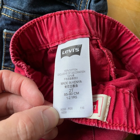 Toddler 2T bundle. 2 pairs of jeans (Levi’s & osh gosh) and 1 shorts (Levi’s). - Picture 7 of 7